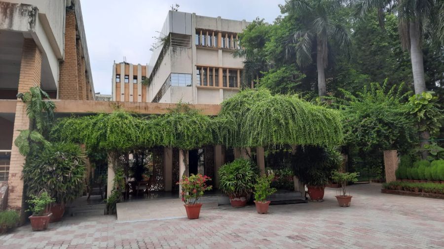 Sardar Patel Vidyalaya