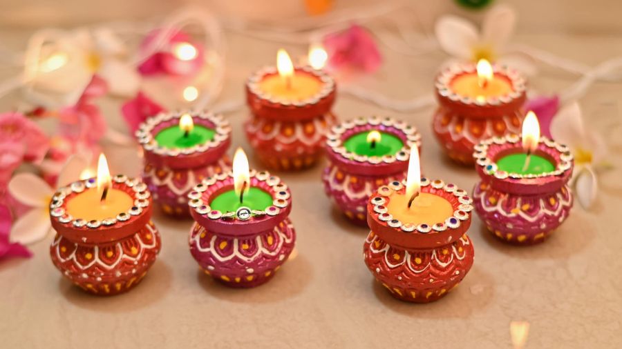 Decorative Diyas and Candles for Diwali Gifts